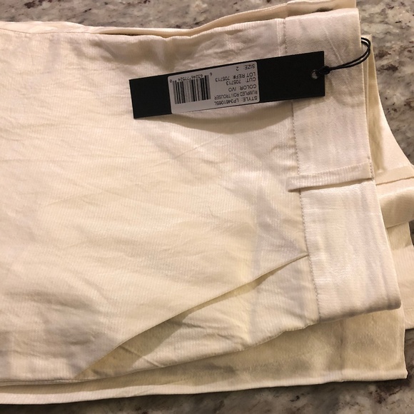Elizabeth and James Women'  Ivory Ankle Pants NWT - Picture 4 of 7